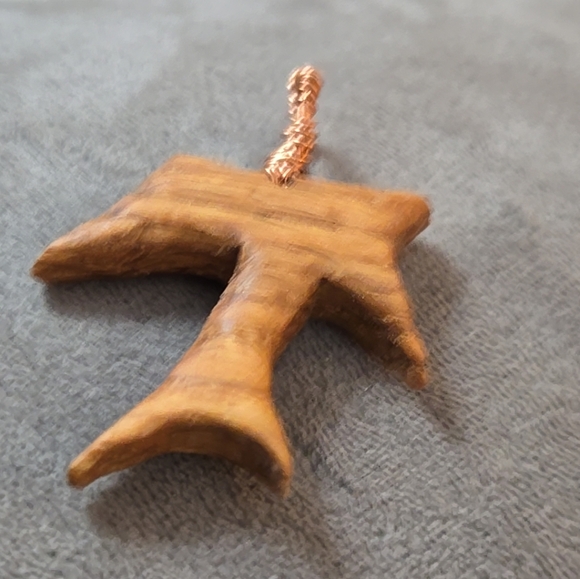 Franciscan Tau Cross Hand Carved Oak with Wound Copper Loop - Picture 4 of 9